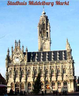 Stadhuis van Middelburg in laat-gotische stijl aan de Markt in Middelburg